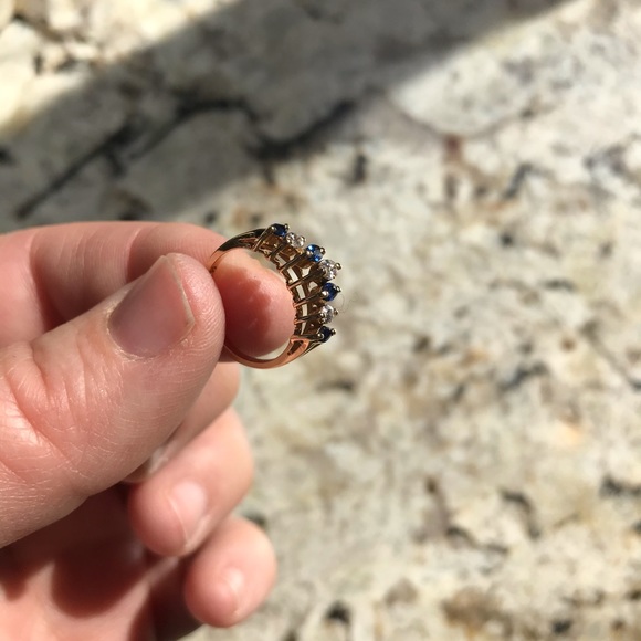Beautiful Sapphire  Diamond 14 K Yellow Gold Ring - Picture 6 of 8